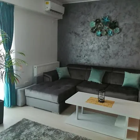Iris Apartment *